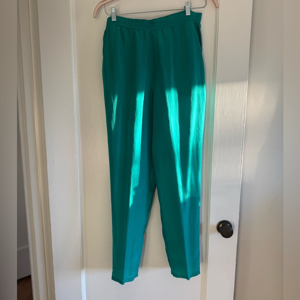 VINTAGE INFO 100% Silk Tapered Pants in Emerald Green